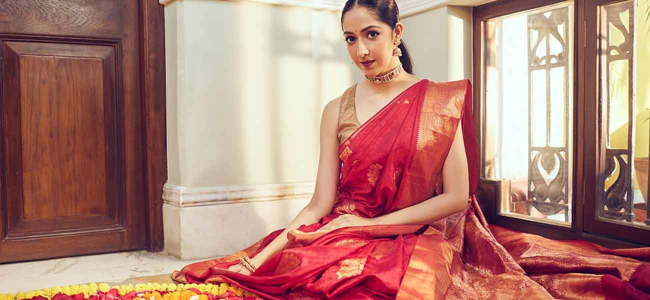 Banarasi Saree Draping for Special Occasions: Tips to Steal the